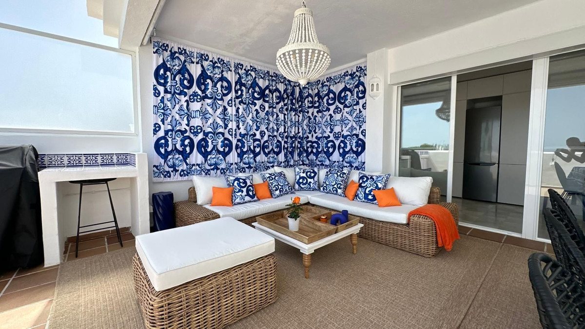 Ático de 3 Dormitorios en venta en Estepona