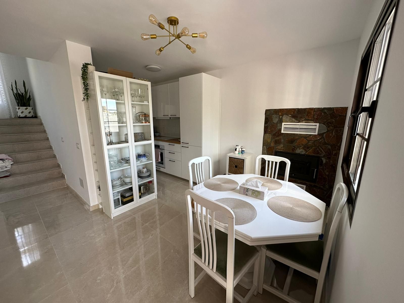 Casa Adosada de 4 Dormitorios en venta en Mijas