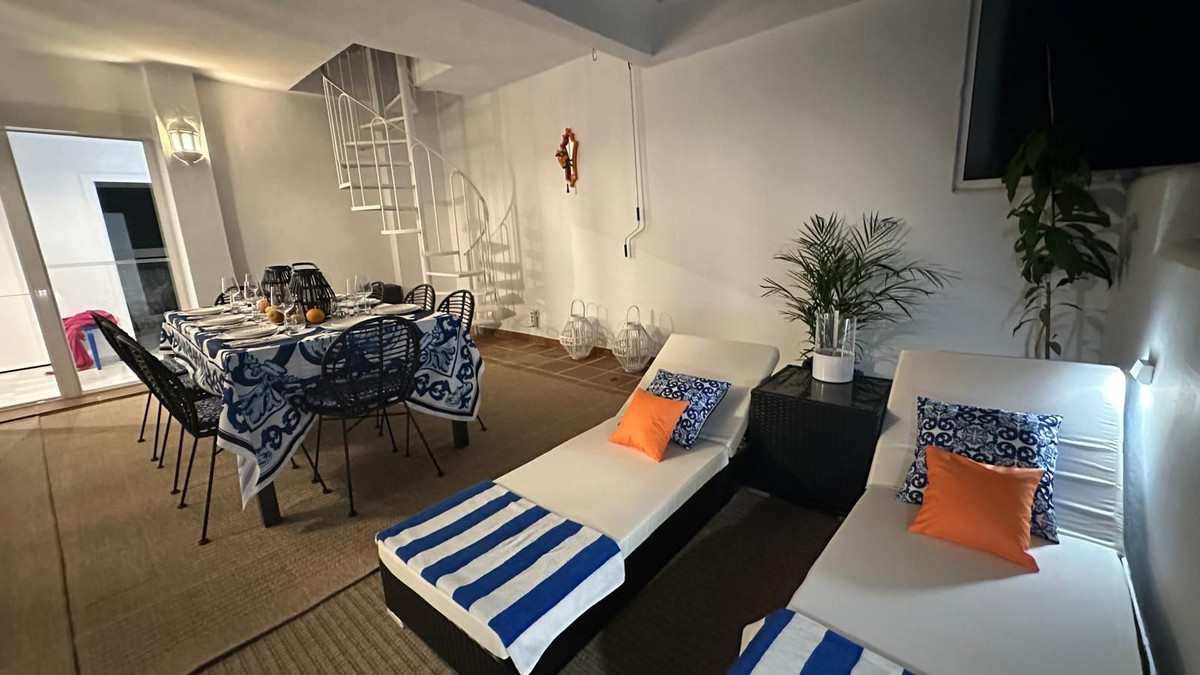 Ático de 3 Dormitorios en venta en Estepona