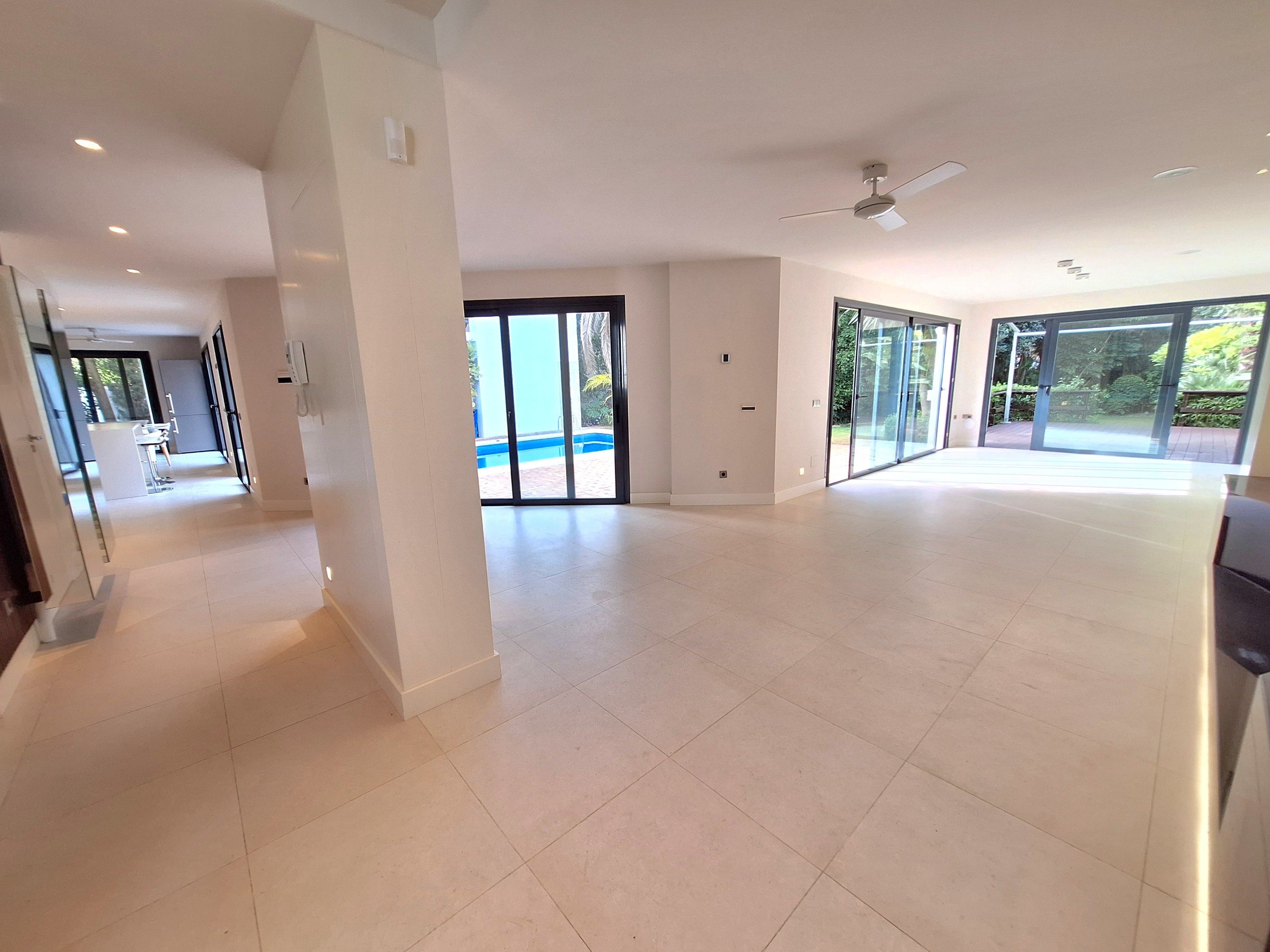 5 спални - Вила за продажба в Nueva Andalucia, Marbella