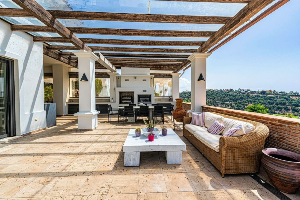 Casa de 4 Dormitorios en venta en Los Arqueros, Benahavís