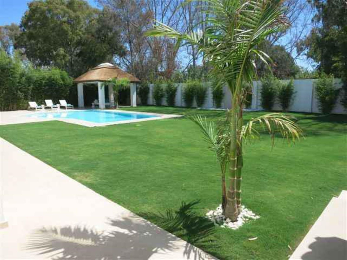 Casa de 5 Dormitorios en venta en Estepona