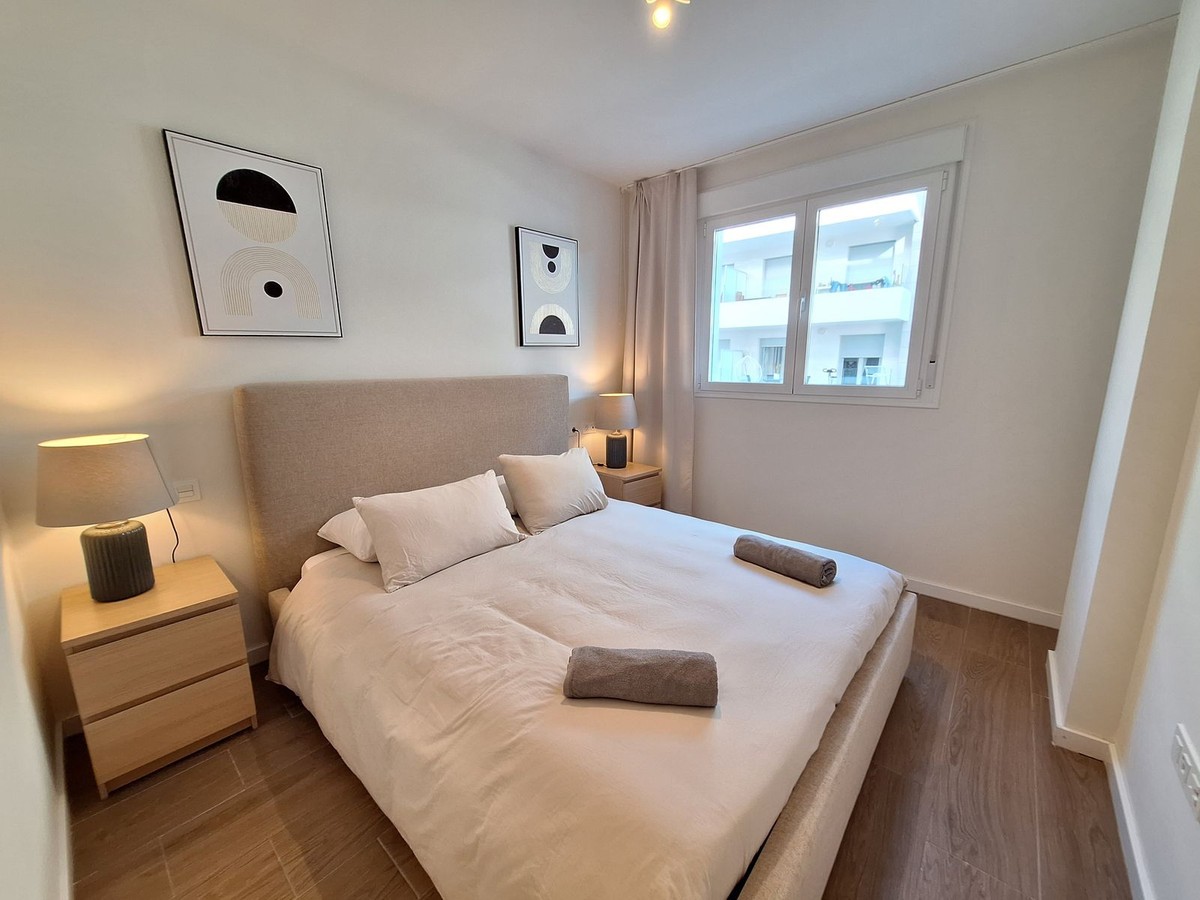 Piso de 2 Dormitorios y 2 Baños en venta en Puerto Banús, Marbella