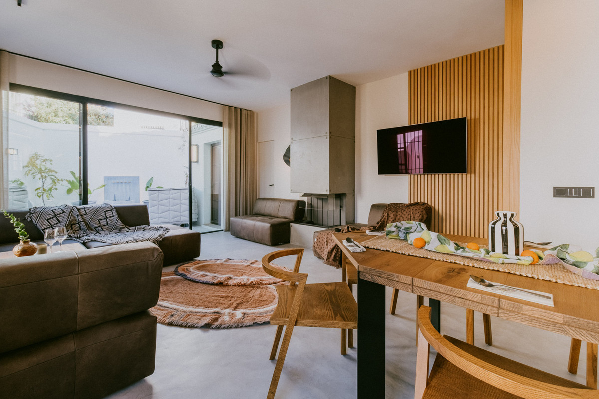Casa Adosada de 3 Dormitorios y 3 Baños en venta en Milla de Oro, Marbella