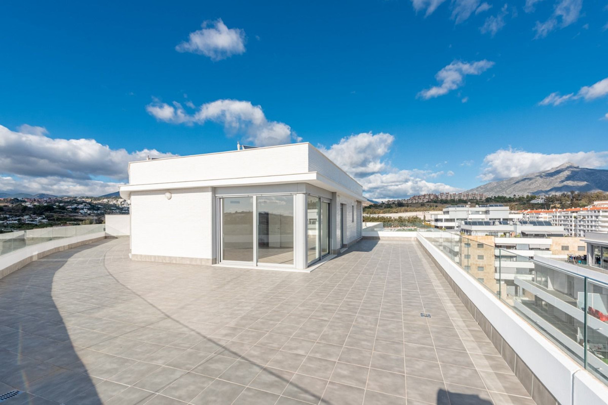 Ático de 3 Dormitorios en venta en Nueva Andalucía, Marbella
