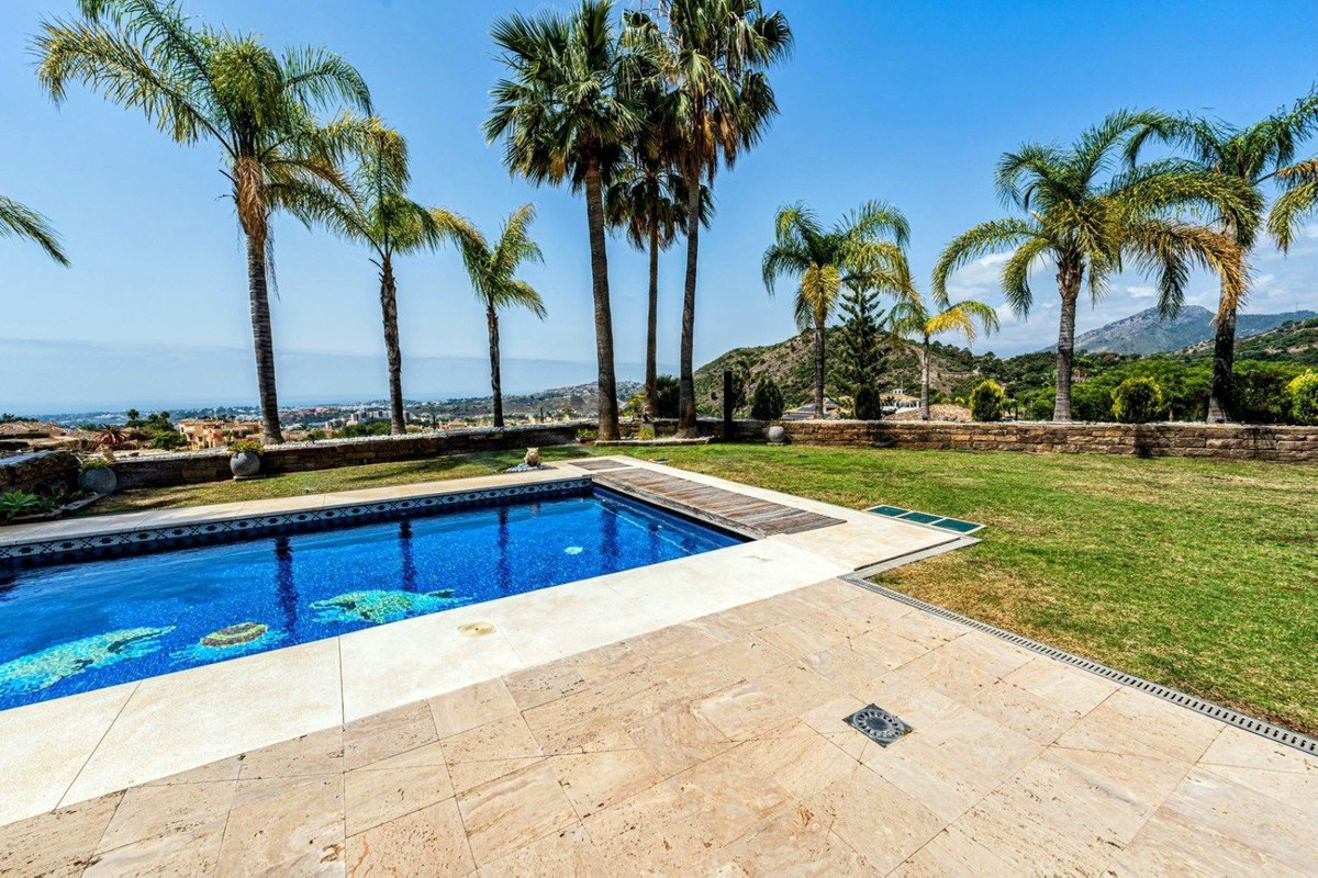 Casa de 4 Dormitorios en venta en Los Arqueros, Benahavís
