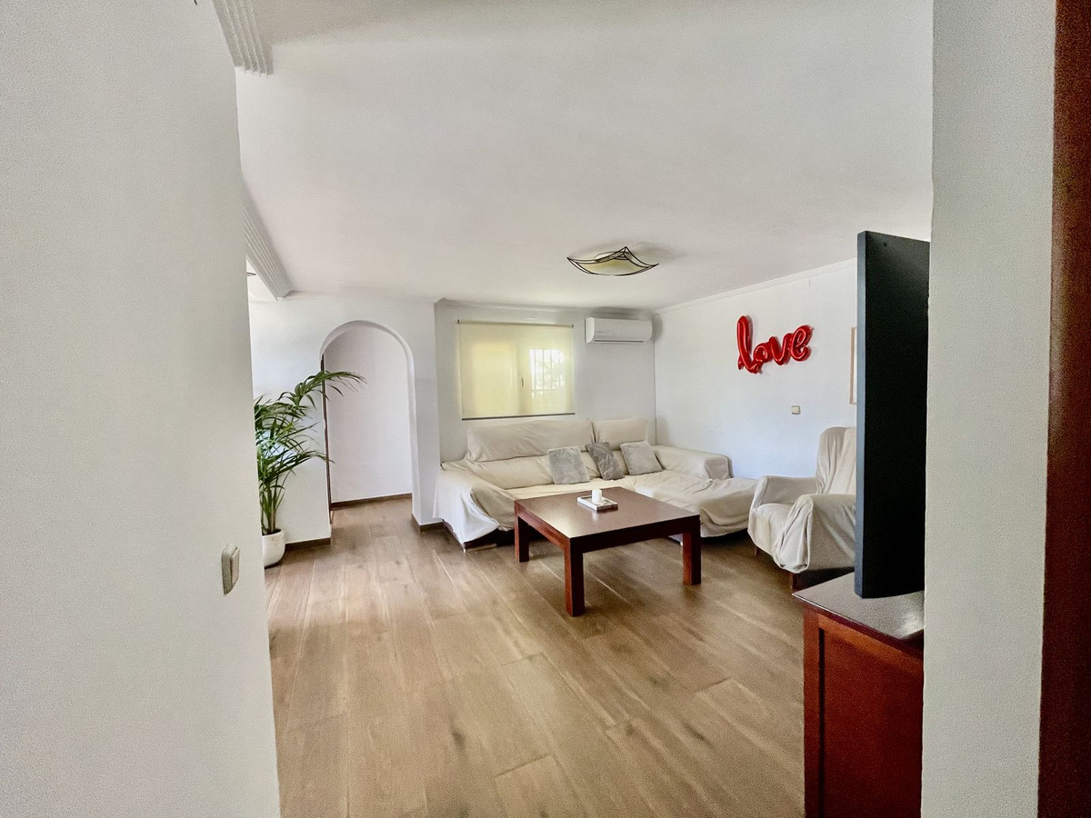 Piso de 2 Dormitorios y 1 Baño en venta en Benalmádena