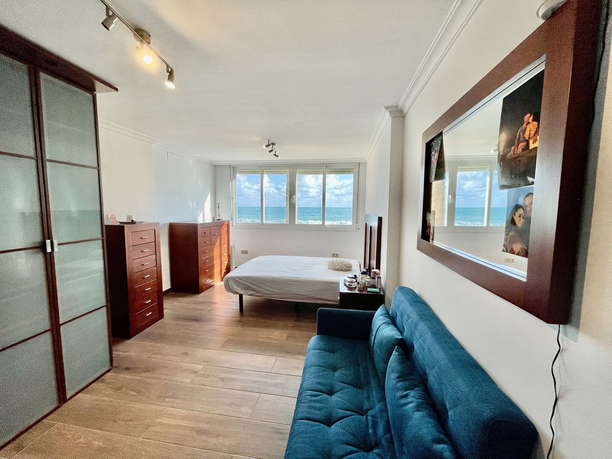 Piso de 2 Dormitorios y 1 Baño en venta en Benalmádena