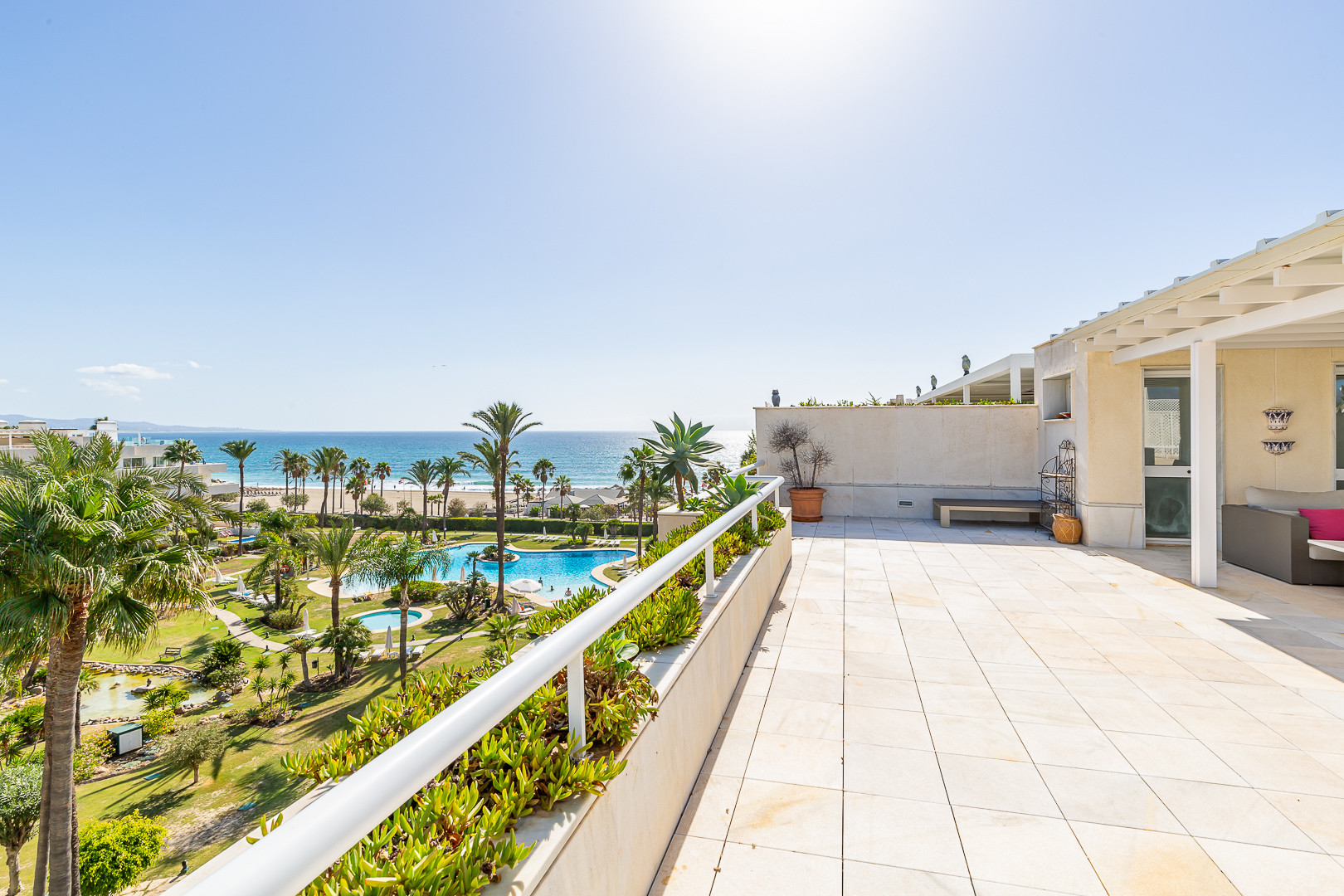 Ático de 3 Dormitorios y 3 Baños en venta en Puerto Banús, Marbella