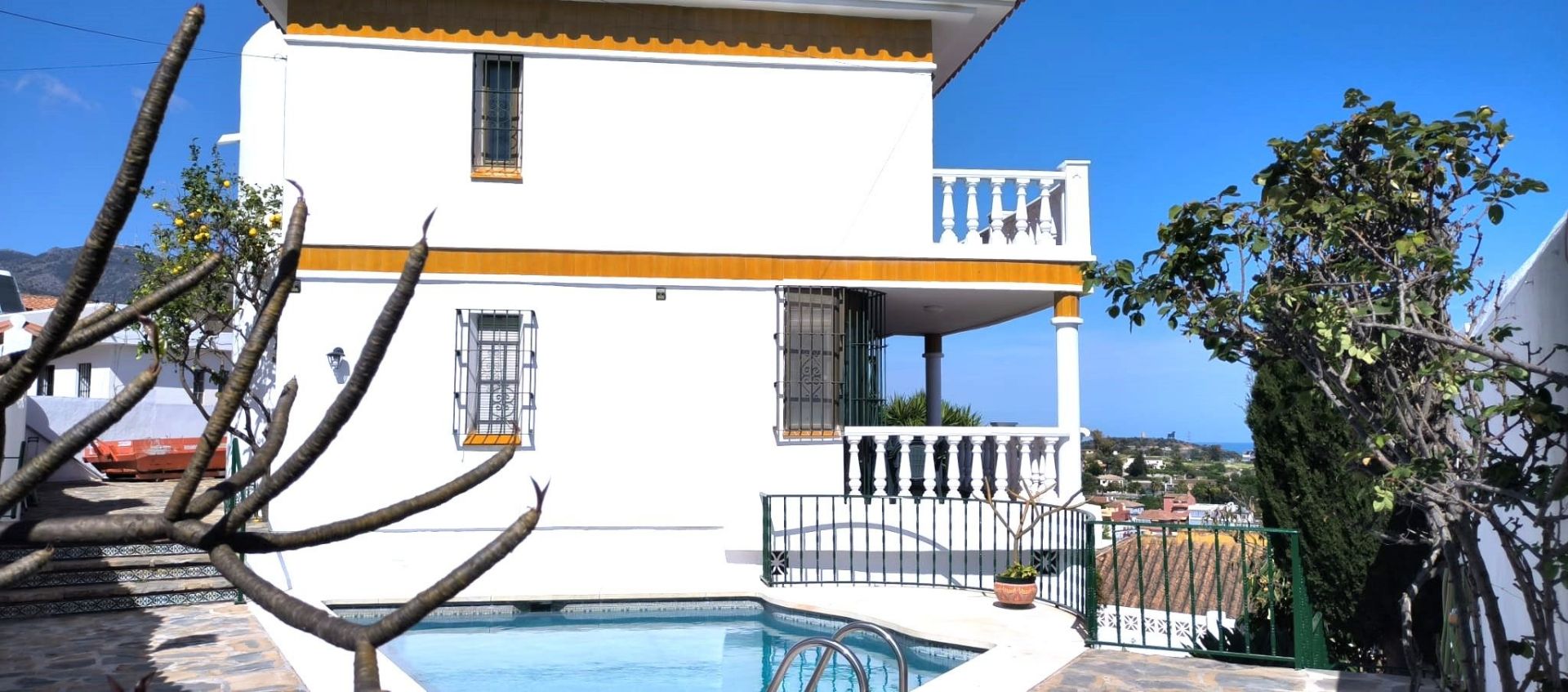 Casa de 5 Dormitorios en venta en Mijas