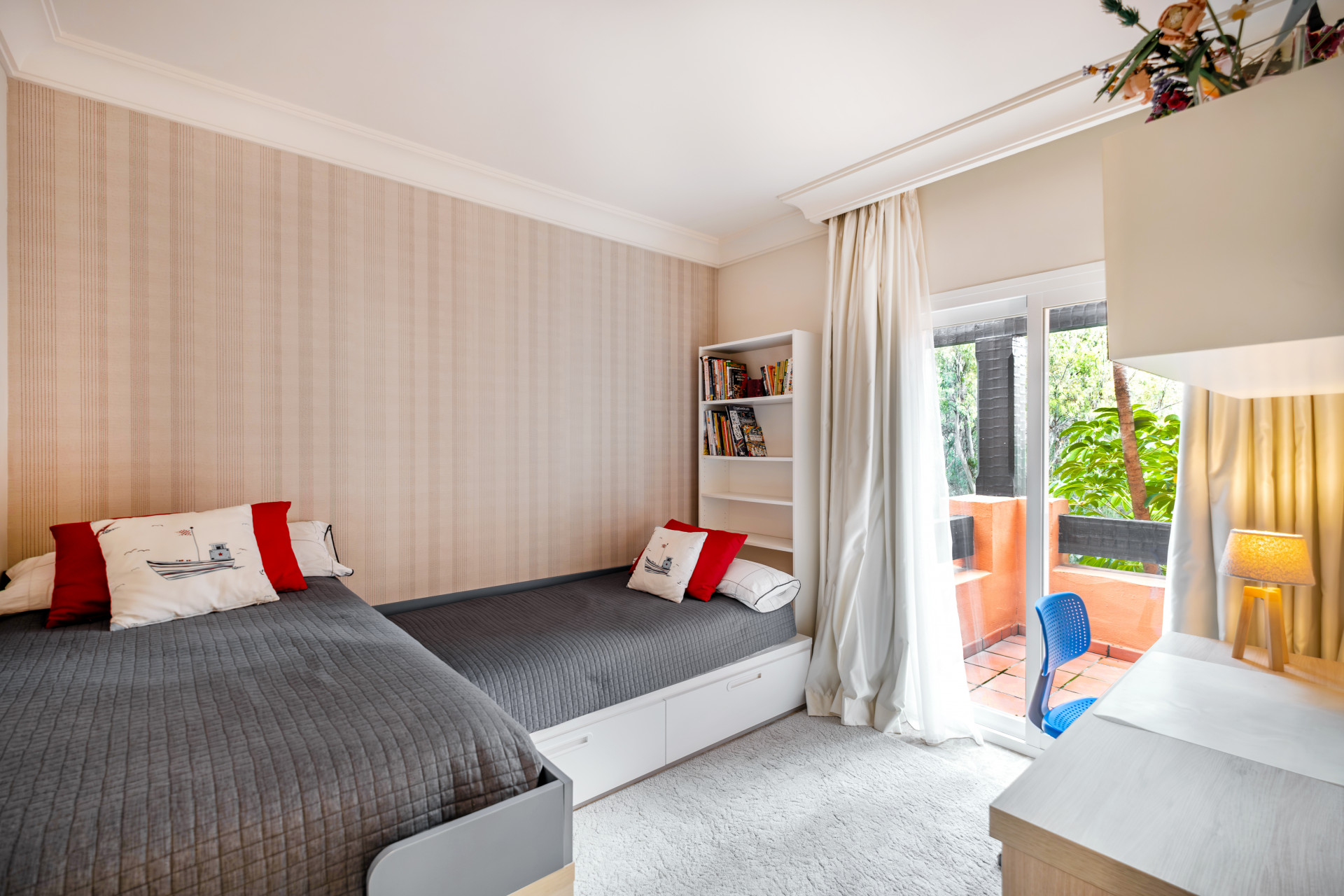 3 Bed, 2 Bath - Apartment for Sale in Nueva Andalucia, Marbella