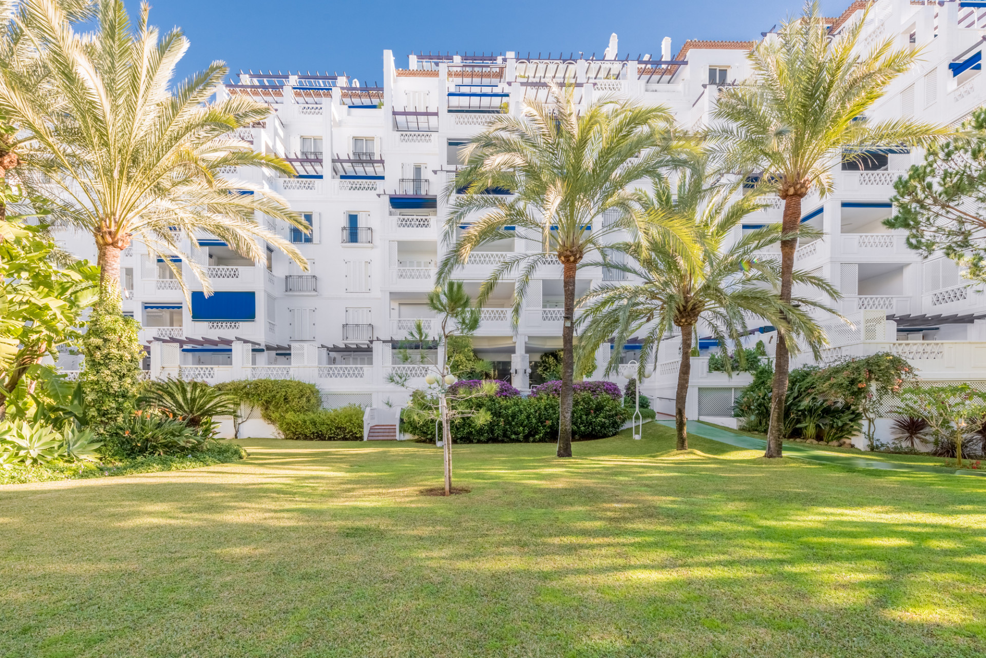 Piso de 2 Dormitorios en venta en Puerto Banús, Marbella