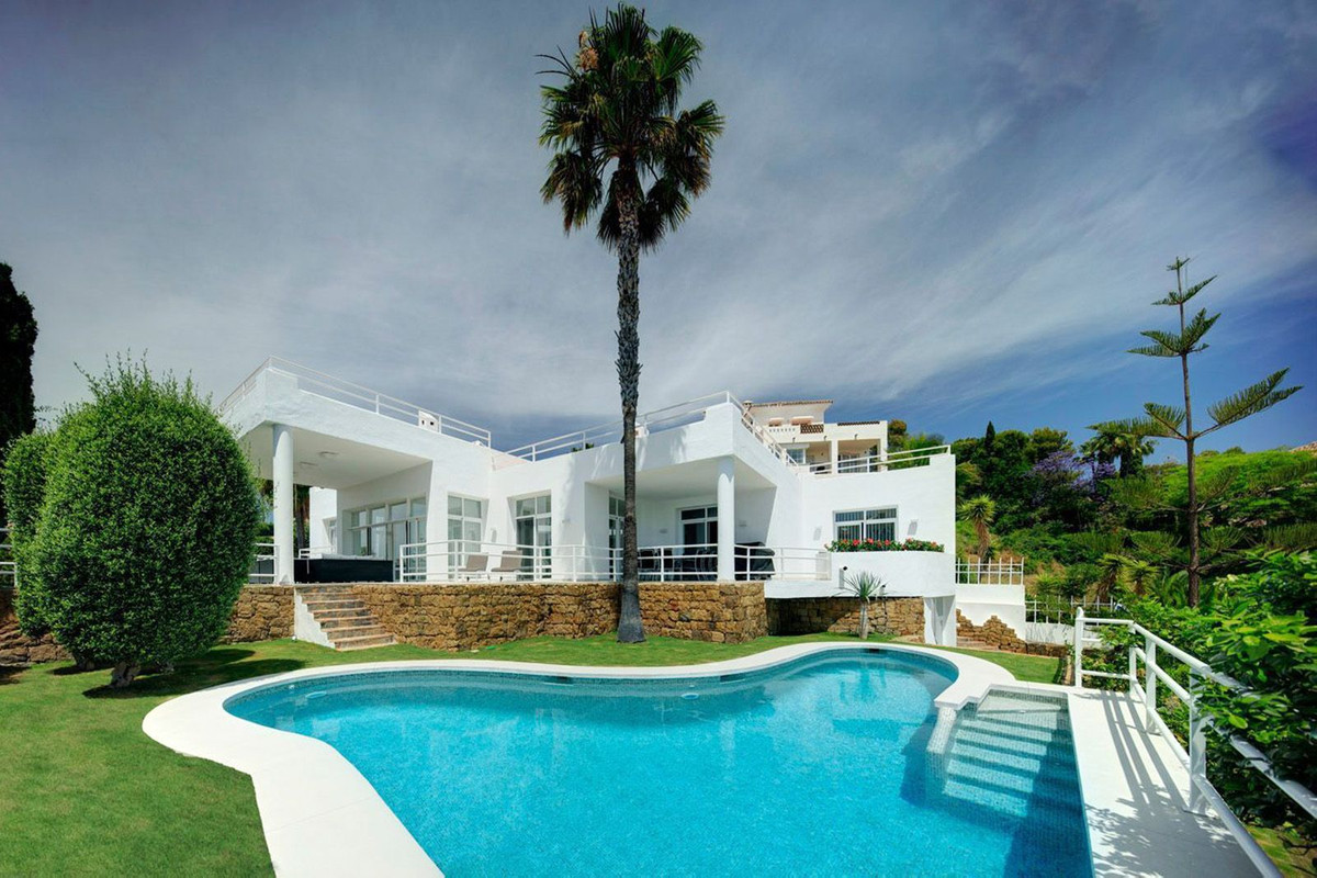 Casa de 5 Dormitorios y 5 Baños en venta en La Quinta, Benahavís