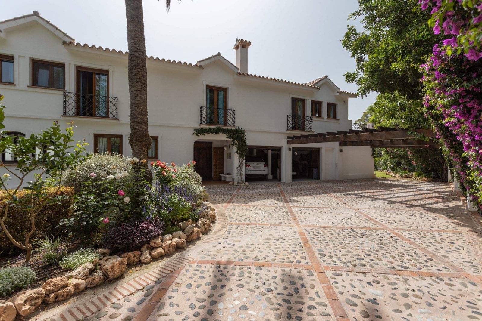 Casa de 4 Dormitorios y 5 Baños en venta en San Pedro de Alcántara