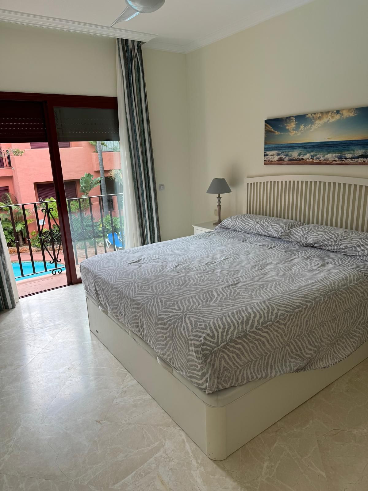 3 Slaapk., 2 Badk. - Appartement te koop in Elviria, Marbella