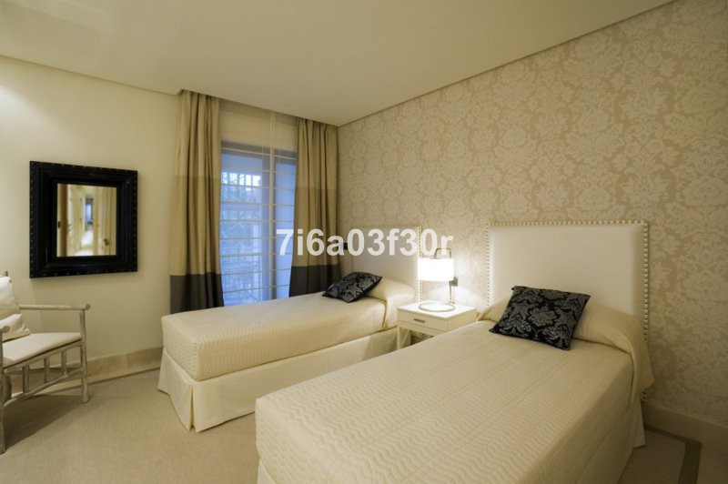 Piso de 3 Dormitorios y 3 Baños en venta en Estepona