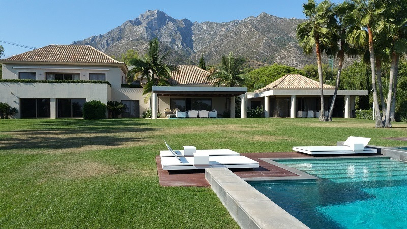 Casa de 9 Dormitorios en venta en Sierra Blanca, Marbella