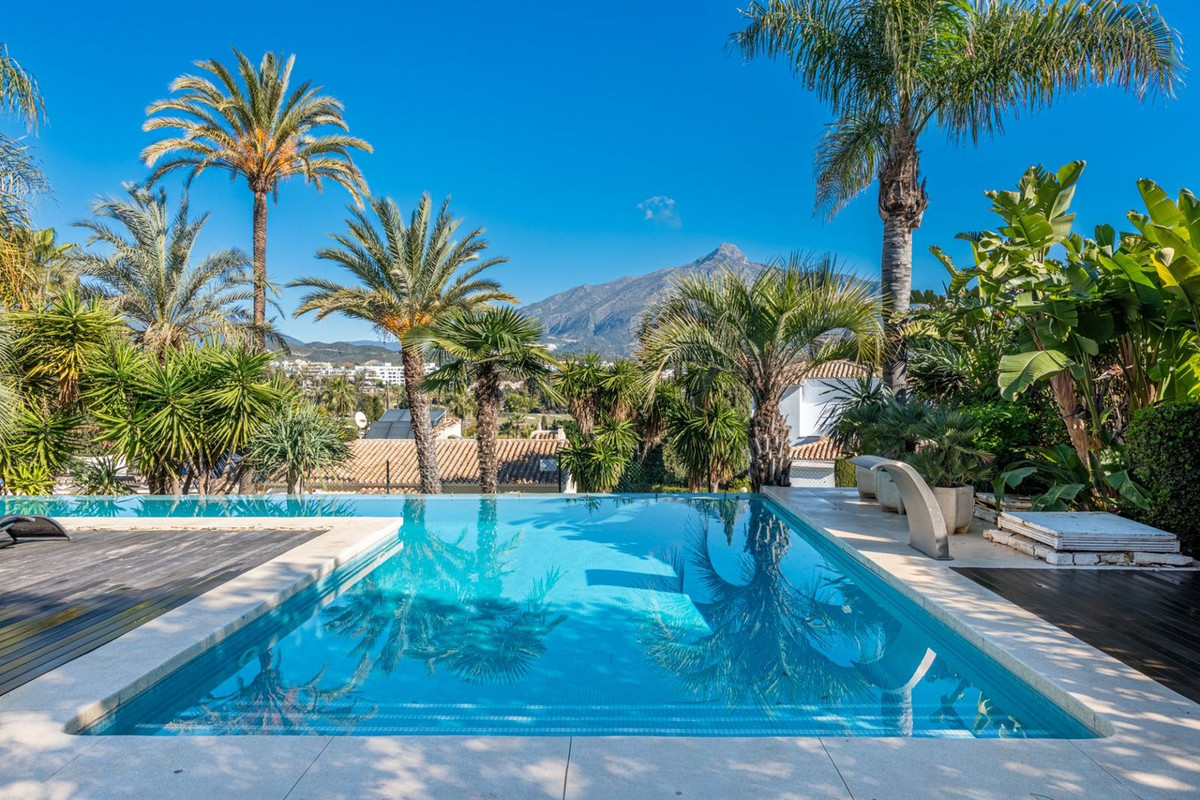 7 кровать Вилла для продажи в Nueva Andalucia, Marbella