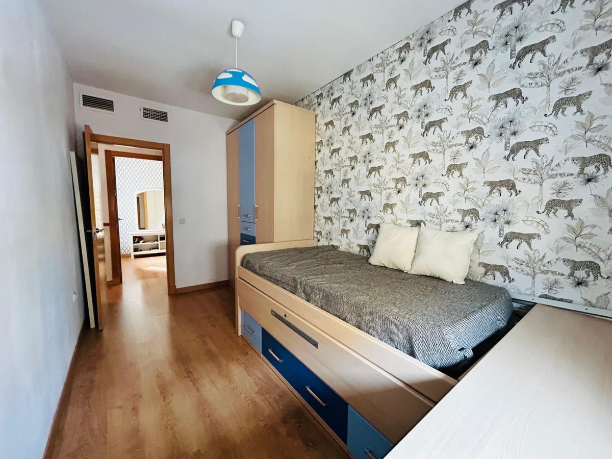 Ático de 4 Dormitorios y 2 Baños en venta en Torremolinos