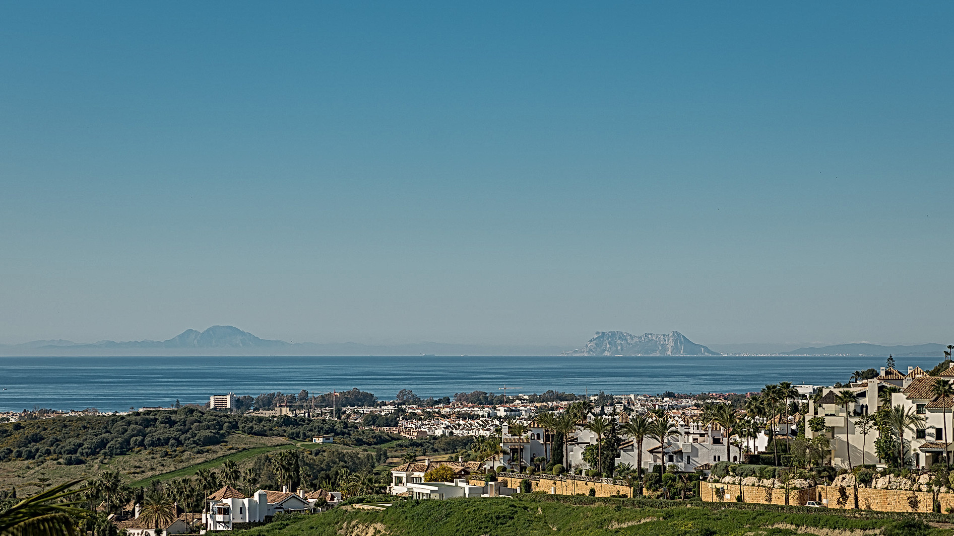 Casa de 4 Dormitorios y 6 Baños en venta en Estepona