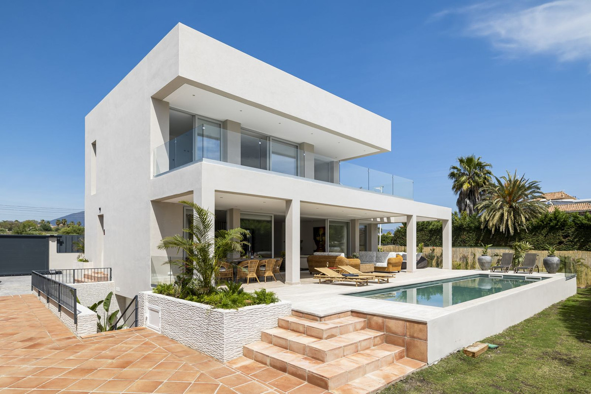 Casa de 5 Dormitorios en venta en San Pedro de Alcántara