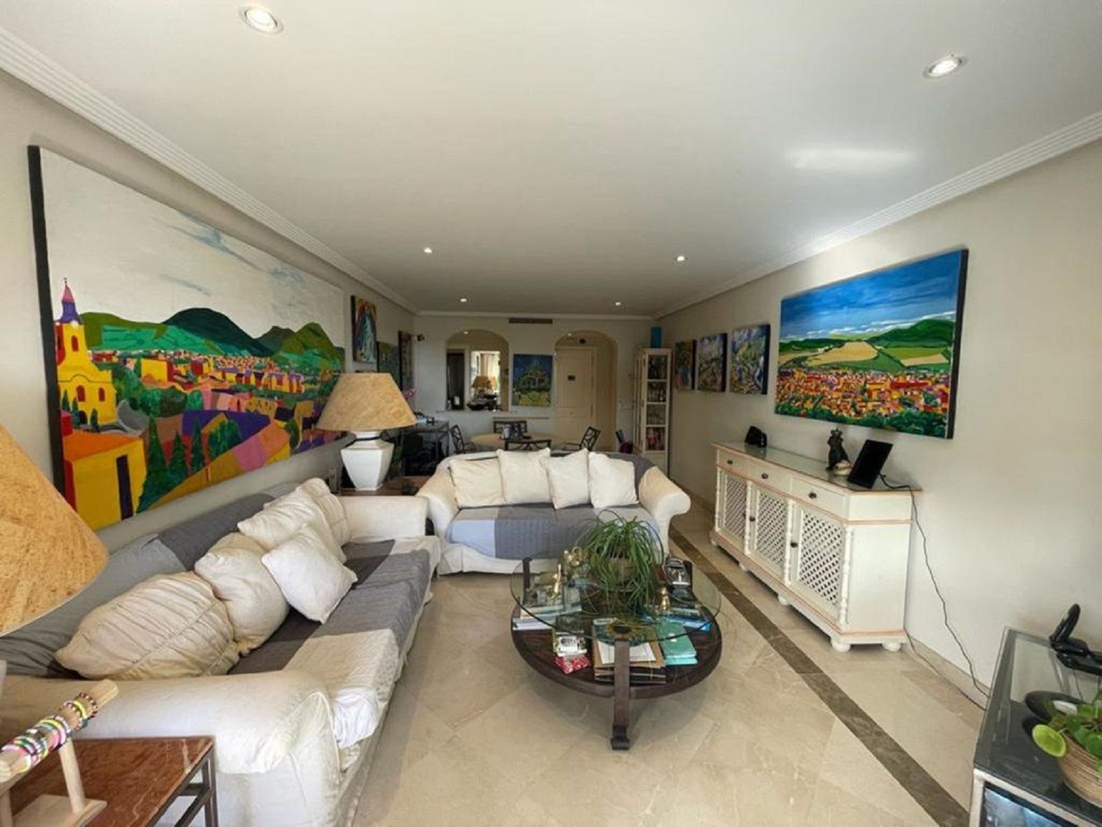 Piso de 3 Dormitorios en venta en Los Arqueros, Benahavís