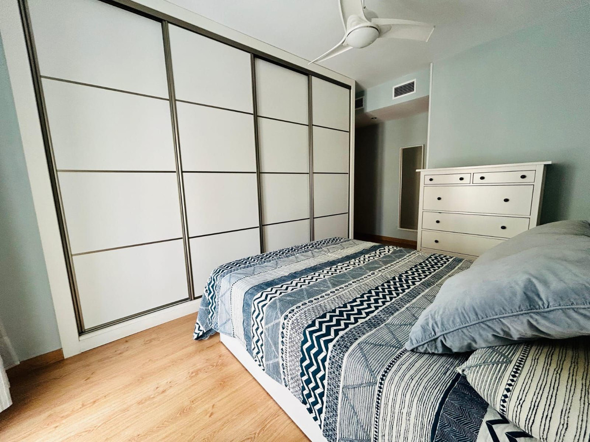 Ático de 4 Dormitorios y 2 Baños en venta en Torremolinos