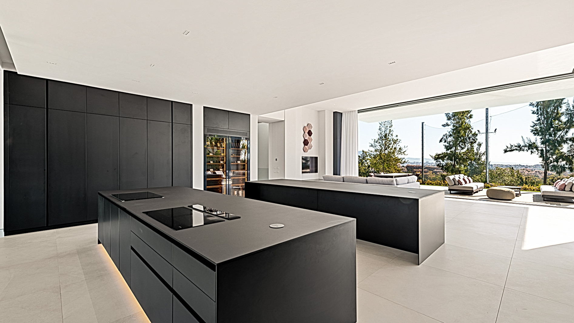 Casa de 4 Dormitorios y 6 Baños en venta en Estepona