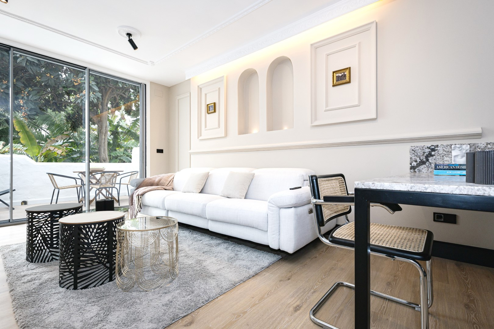 Piso de 1 Dormitorio en venta en Milla de Oro, Marbella