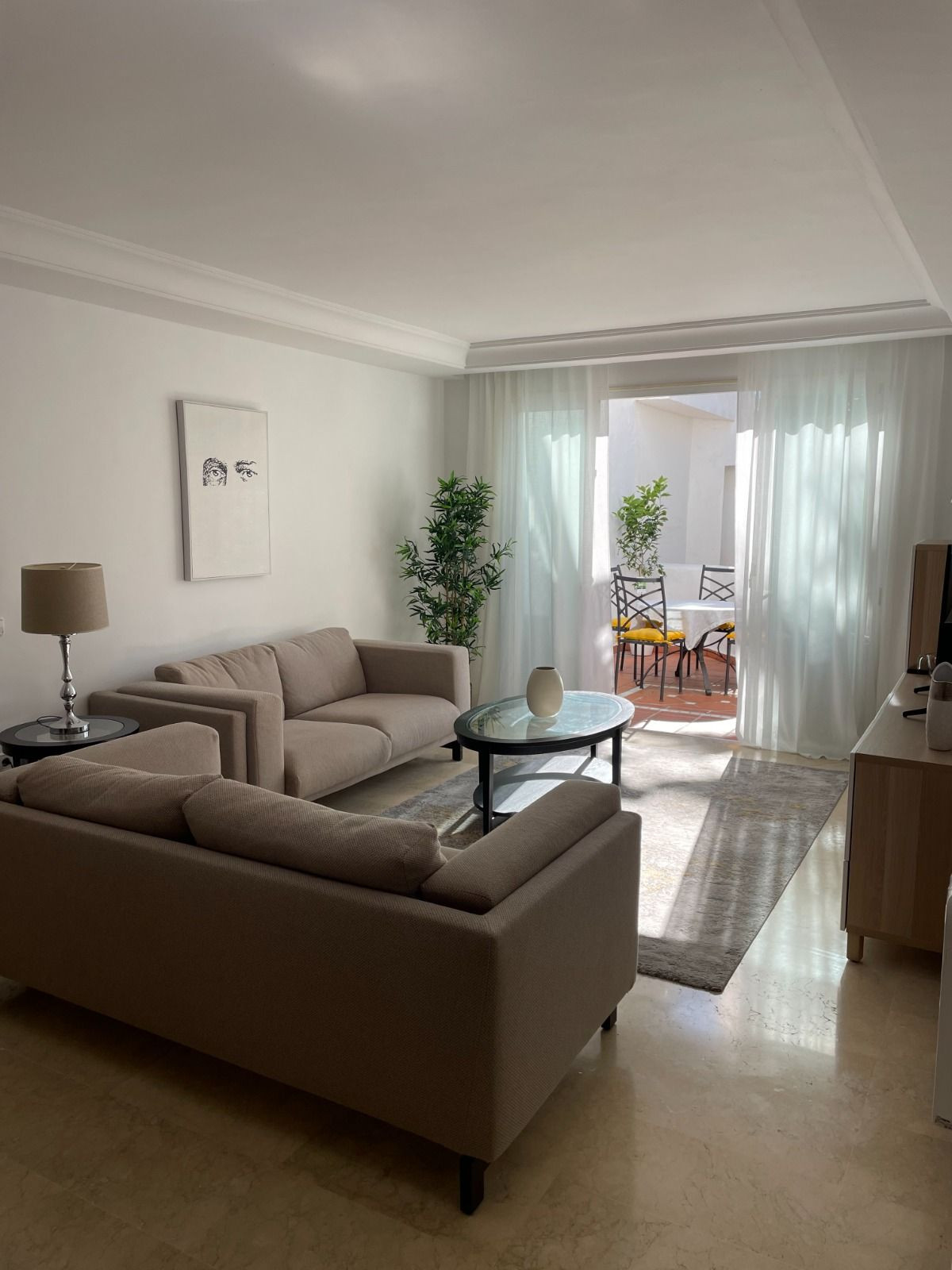 Piso de 2 Dormitorios y 2 Baños en venta en Puerto Banús, Marbella