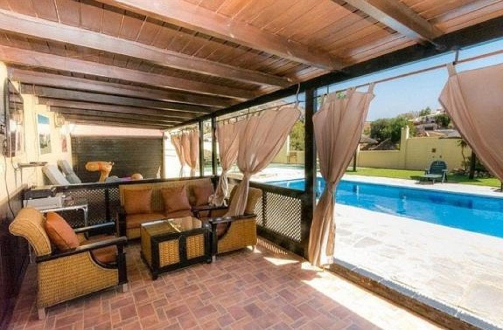 Finca de 3 Dormitorios y 2 Baños en venta en Mijas