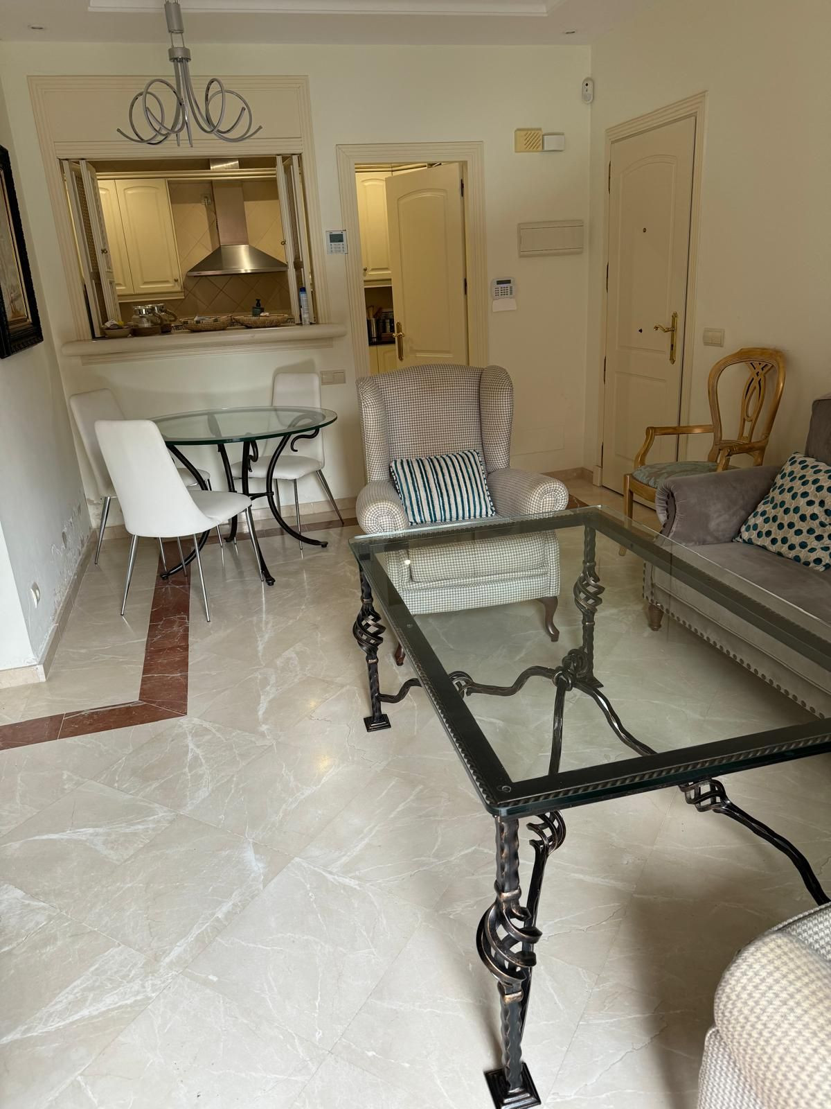 3 Slaapk., 2 Badk. - Appartement te koop in Elviria, Marbella