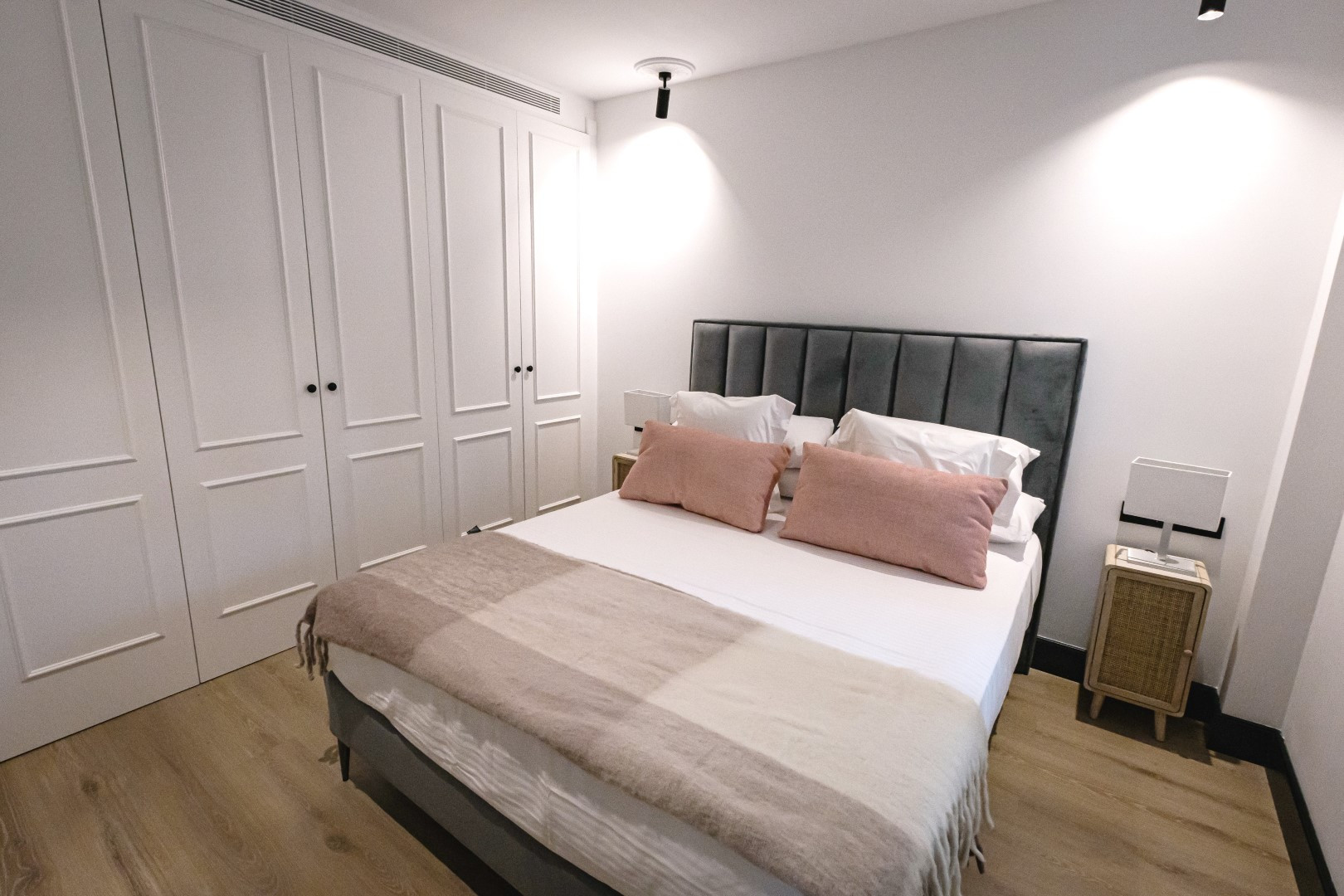 Piso de 1 Dormitorio en venta en Milla de Oro, Marbella