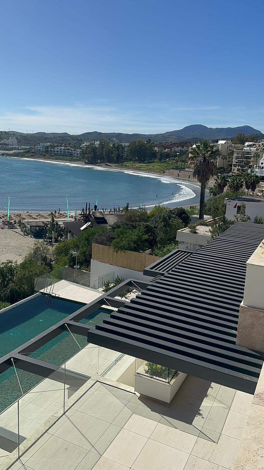 Piso de 2 Dormitorios y 2 Baños en venta en La Alqueria, Estepona