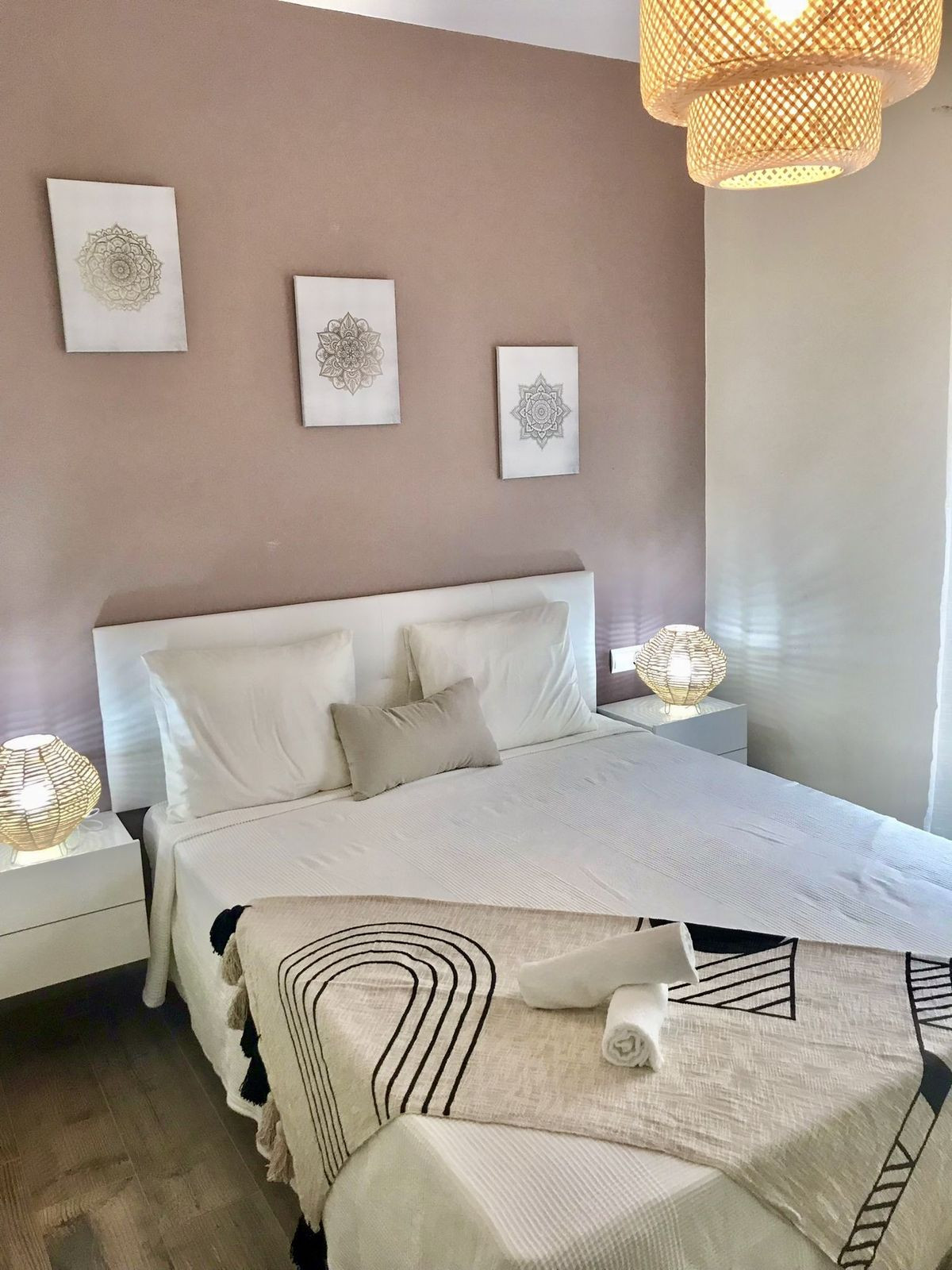 Finca de 2 Dormitorios y 2 Baños en venta en Estepona