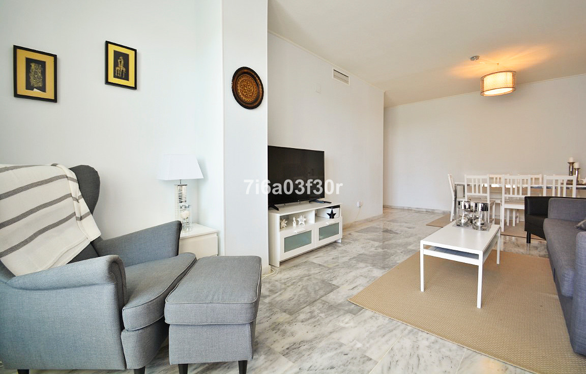 Piso de 2 Dormitorios y 2 Baños en venta en Puerto Banús, Marbella