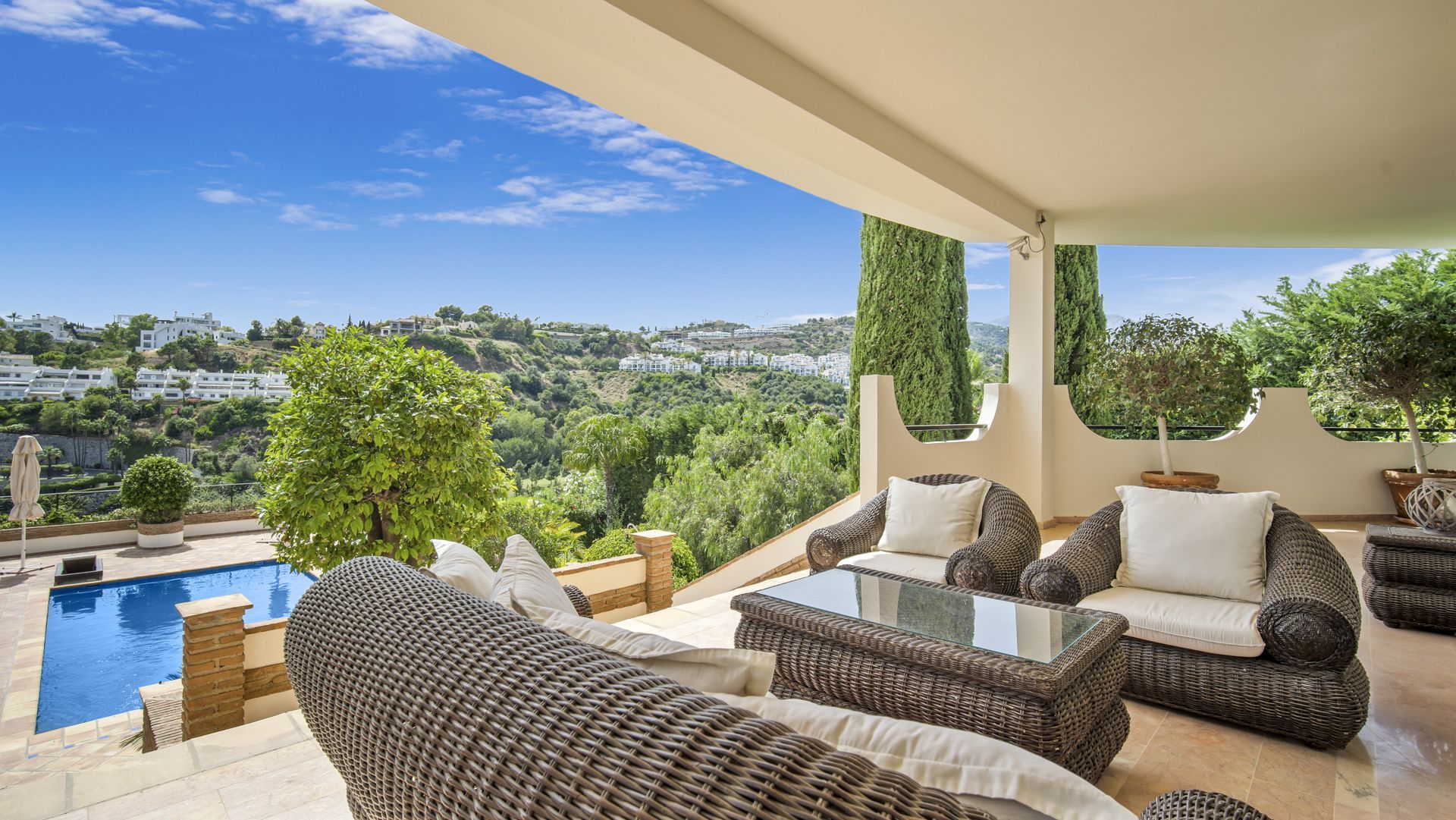 Casa de 6 Dormitorios en venta en Estepona
