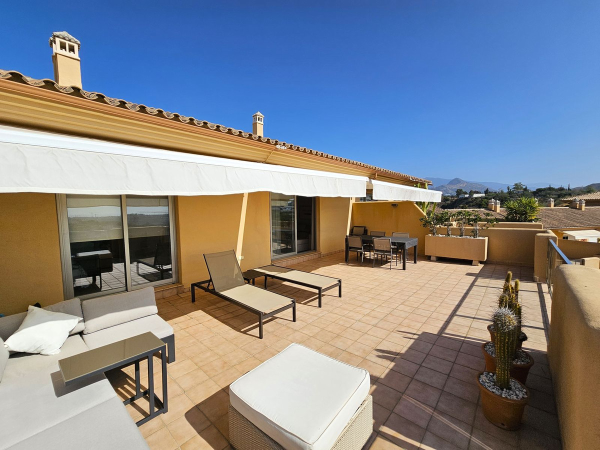 Ático de 2 Dormitorios y 1 Baño en venta en Nueva Milla de Oro, Estepona