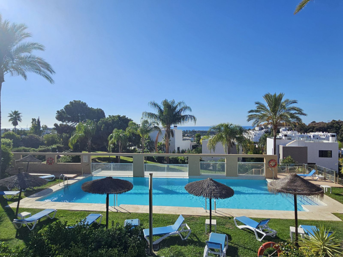 Ático de 2 Dormitorios y 1 Baño en venta en Nueva Milla de Oro, Estepona