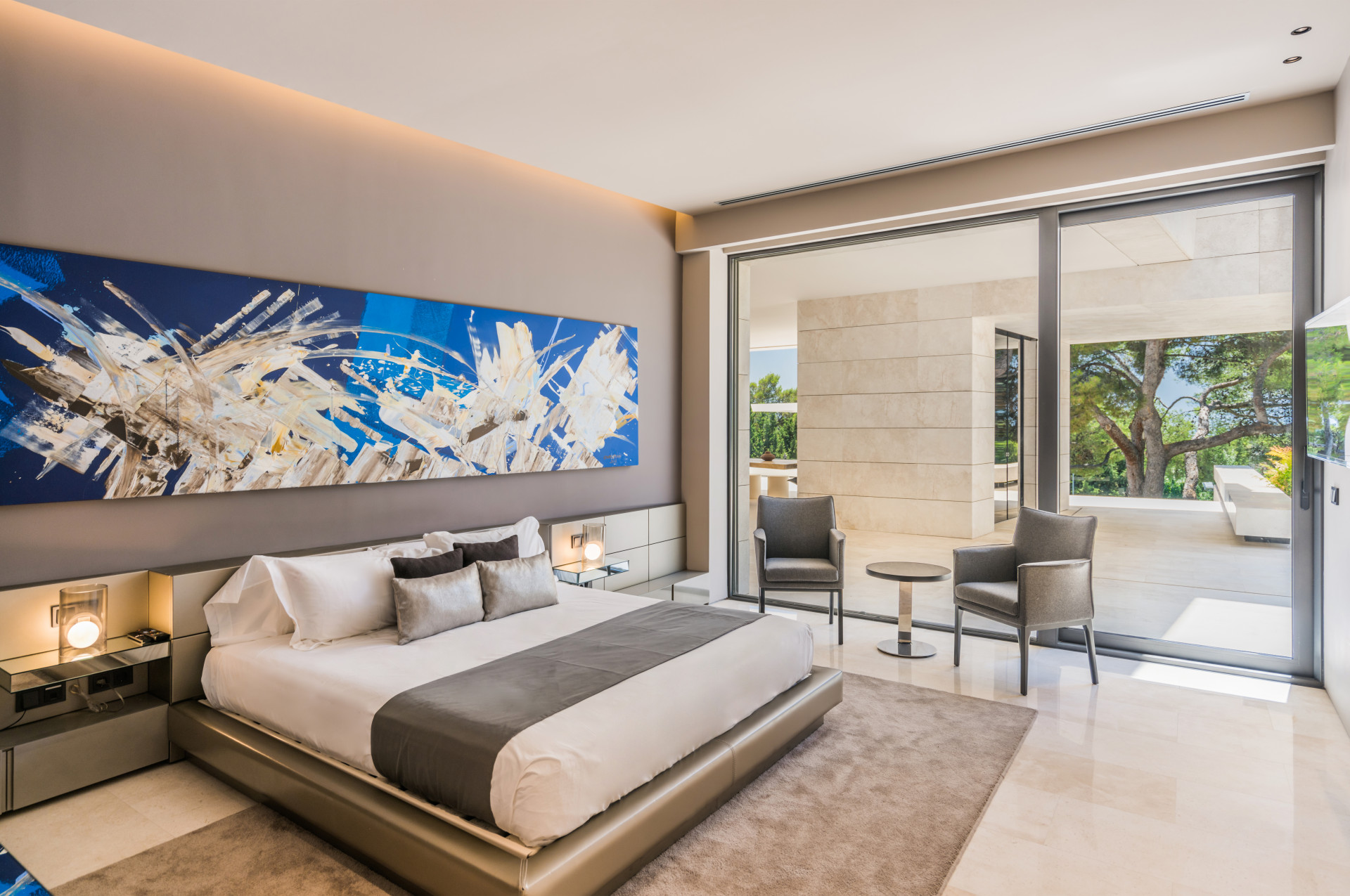 Casa de 8 Dormitorios en venta en Milla de Oro, Marbella
