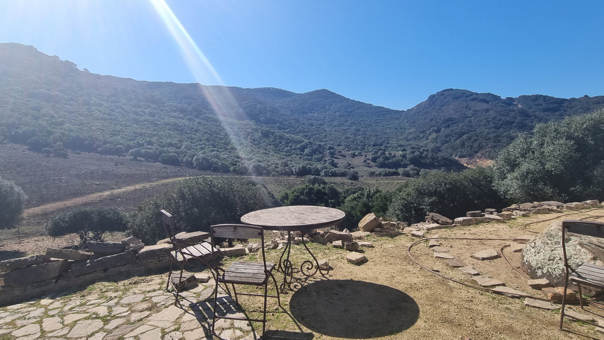Finca de 3 Dormitorios y 2 Baños en venta en Castellar de la Frontera