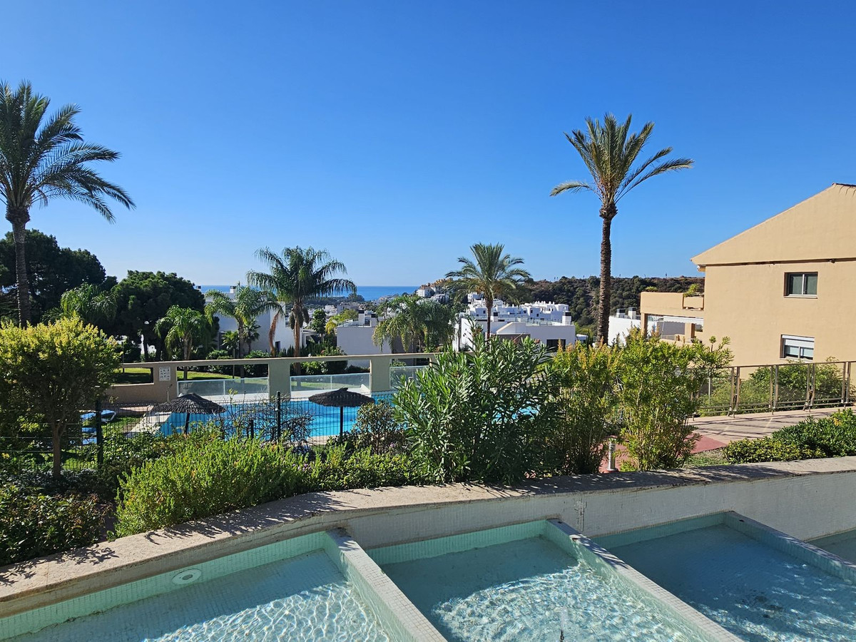 Ático de 2 Dormitorios y 1 Baño en venta en Nueva Milla de Oro, Estepona