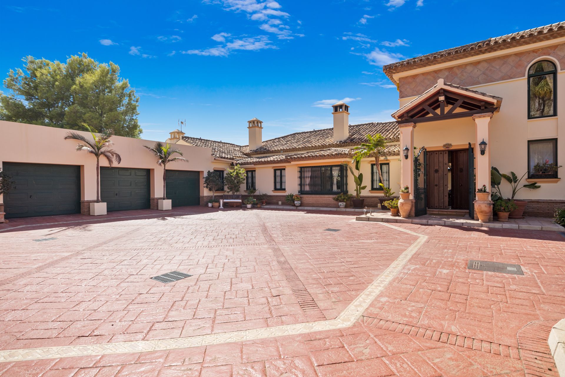 Casa de 4 Dormitorios y 4 Baños en venta en Benahavís