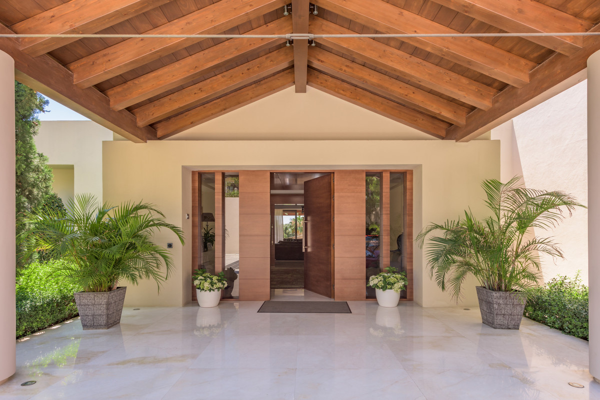 Casa de 9 Dormitorios y 10 Baños en venta en Sierra Blanca, Marbella