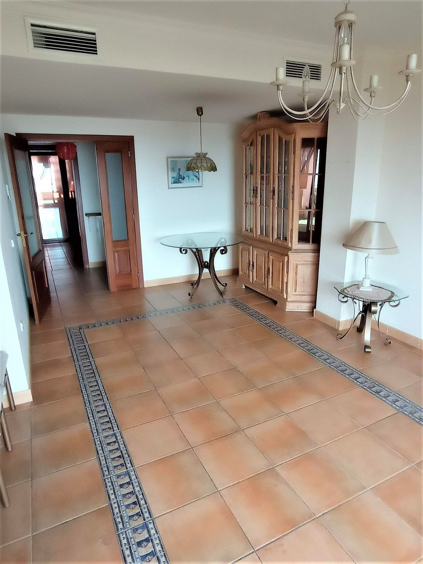 Piso de 2 Dormitorios en venta en Calahonda, Mijas