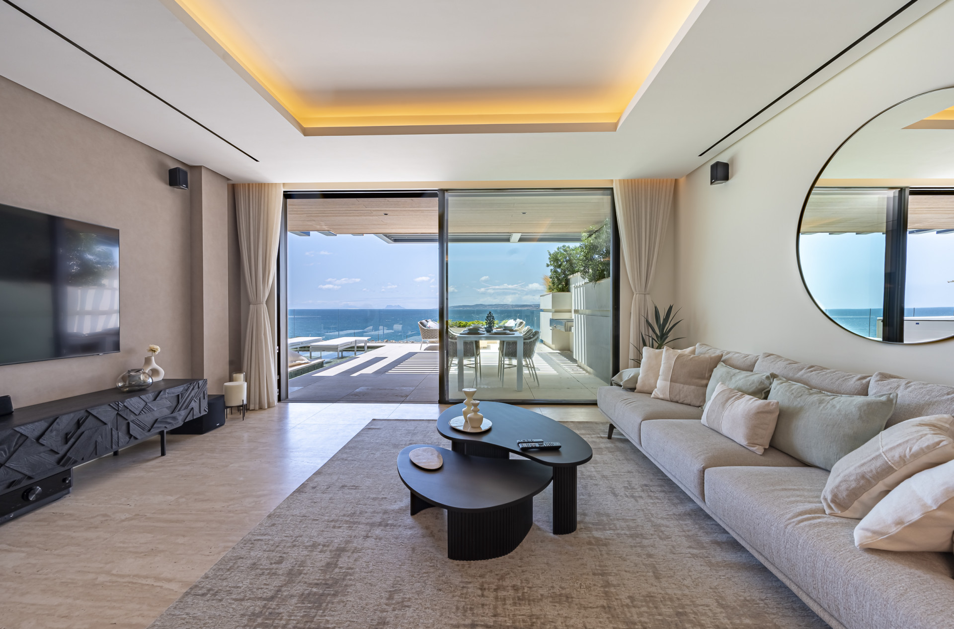 Piso de 2 Dormitorios y 2 Baños en venta en La Alqueria, Estepona