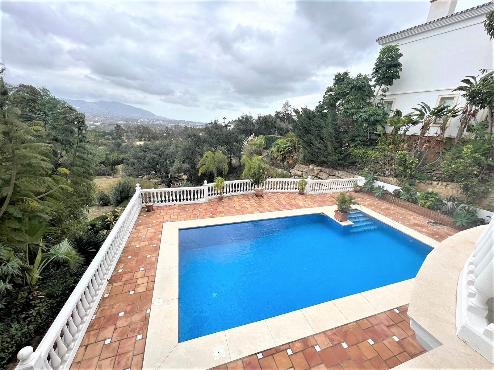 6 Bed - Villa for Sale in Mijas