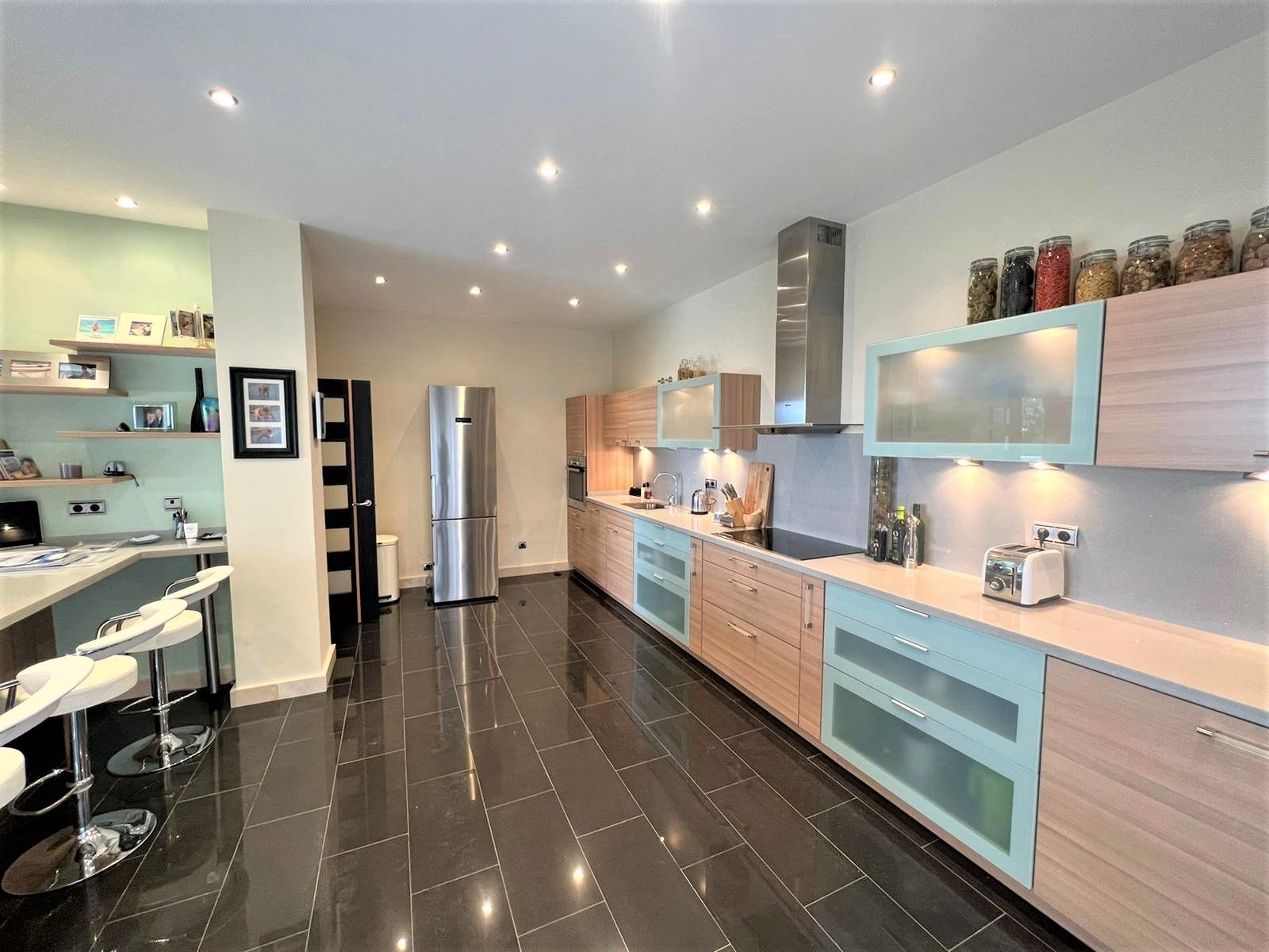 6 Bed - Villa for Sale in Mijas