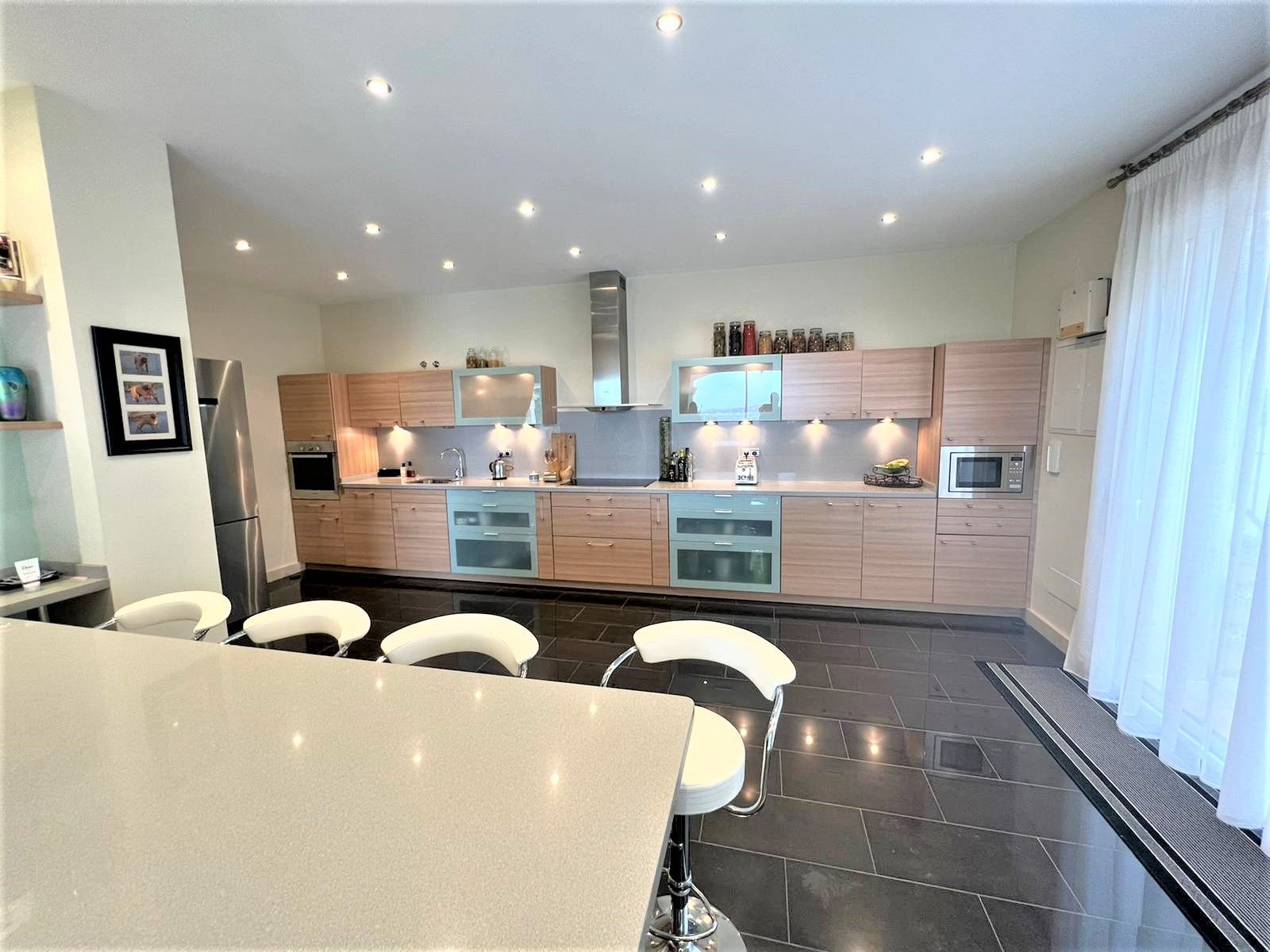 6 Bed - Villa for Sale in Mijas