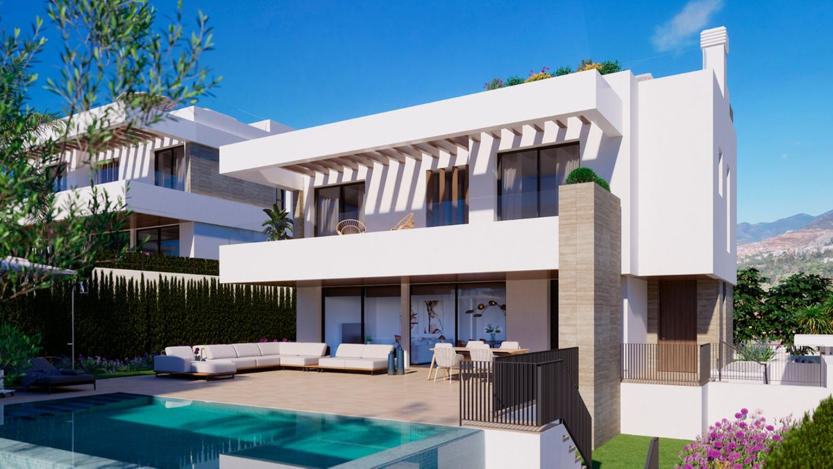 Casa de 3 Dormitorios y 5 Baños en venta en Atalaya, Estepona